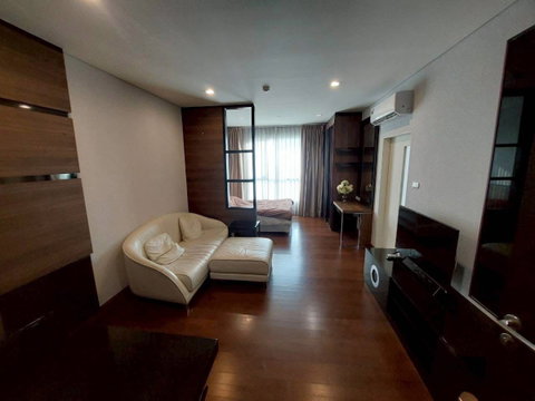 Ivy Thonglor