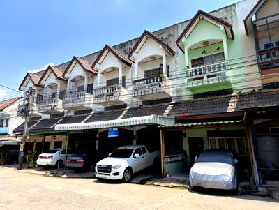 Shophouses for sale Muang Lop Buri Lopburi : SHOP HOUSE 40 Sq.w. Muang Lop Buri Lopburi for 1.9M