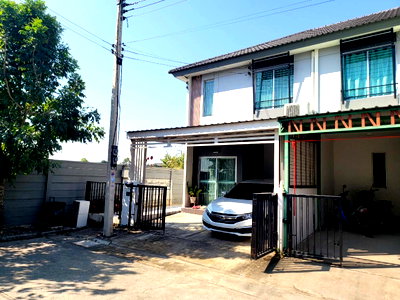 Townhouses for sale Khlong Luang Road : TOWN HOUSE 23.9 Sq.w. Khlong Luang Pathumthani for 2.1M