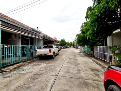 Townhouses for sale Si Racha Chonburi : TOWN HOUSE 18.7 Sq.w. Si Racha Chonburi for 1M
