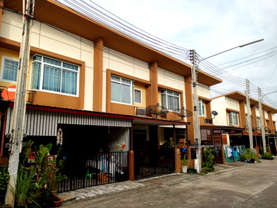 ทาวน์โฮม นิคมอุตสาหกรรม อีสเทิร์นซีบอร์ด : ทาวน์เฮ้าส์ 17.5 ตร.วา บ้านร่มไม้ 2 บ่อวิน ศรีราชา ศรีราชา ชลบุรี 1.3M
