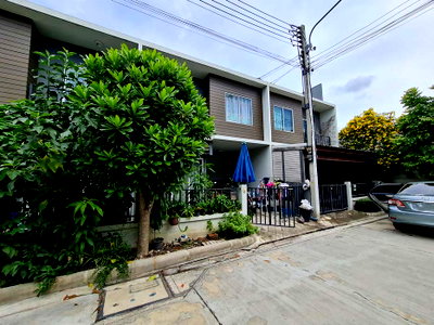 Townhouses for sale Eastern Asia University : TOWN HOUSE 17.5 Sq.w. Lam Luk Ka Pathumthani for 1.6M