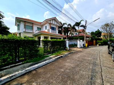 Houses for sale : HOME 92.9 Sq.w. Muang Pathum Thani Pathumthani for 4M