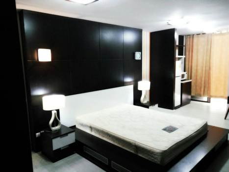 Condo for sale in Ratchada City Condo, walking distance to MRT Huaykwang Station
