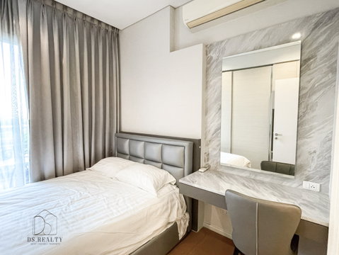 ✨ สัมผัสชีวิตเหนือระดับ! คอนโด The Saint Residences พร้อมเฟอร์นิเจอร์ครบ (DSL1167)
