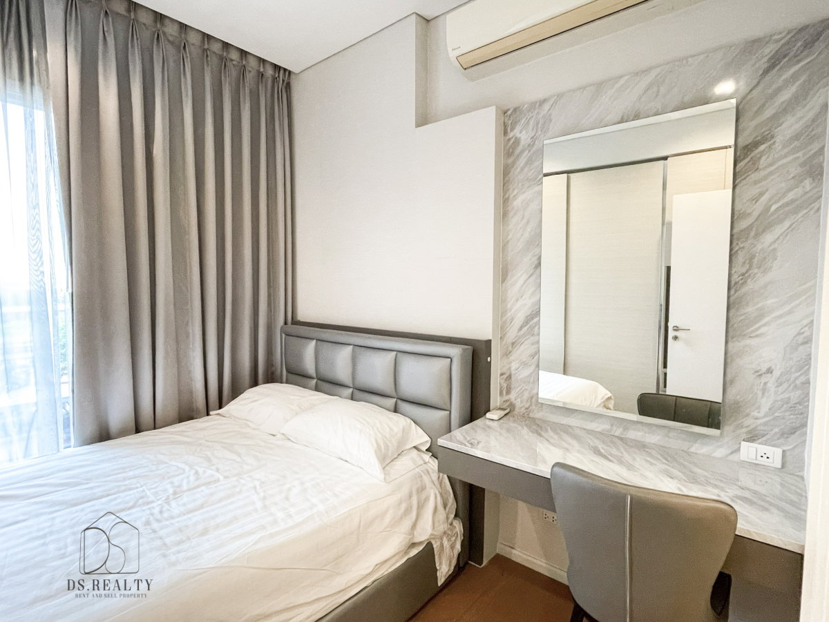 รูป ✨ สัมผัสชีวิตเหนือระดับ! คอนโด The Saint Residences พร้อมเฟอร์นิเจอร์ครบ (DSL1167) - รูปที่ 1/10