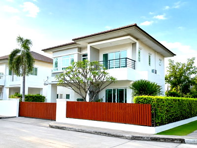 บ้านเดี่ยวให้เช่า : MRTคู้บอน แฟชั่นไอส์แลนด์3.75 กม. 3นอน 2 น้ำ บ้านเดี่ยว 2 ชั้น หลังมุม 42 ตร.วา.167 ตร.ม. ปัญญาอินทรา เลียบคลองสอง ใกล้รร.บางชัน 1.5 กม.
