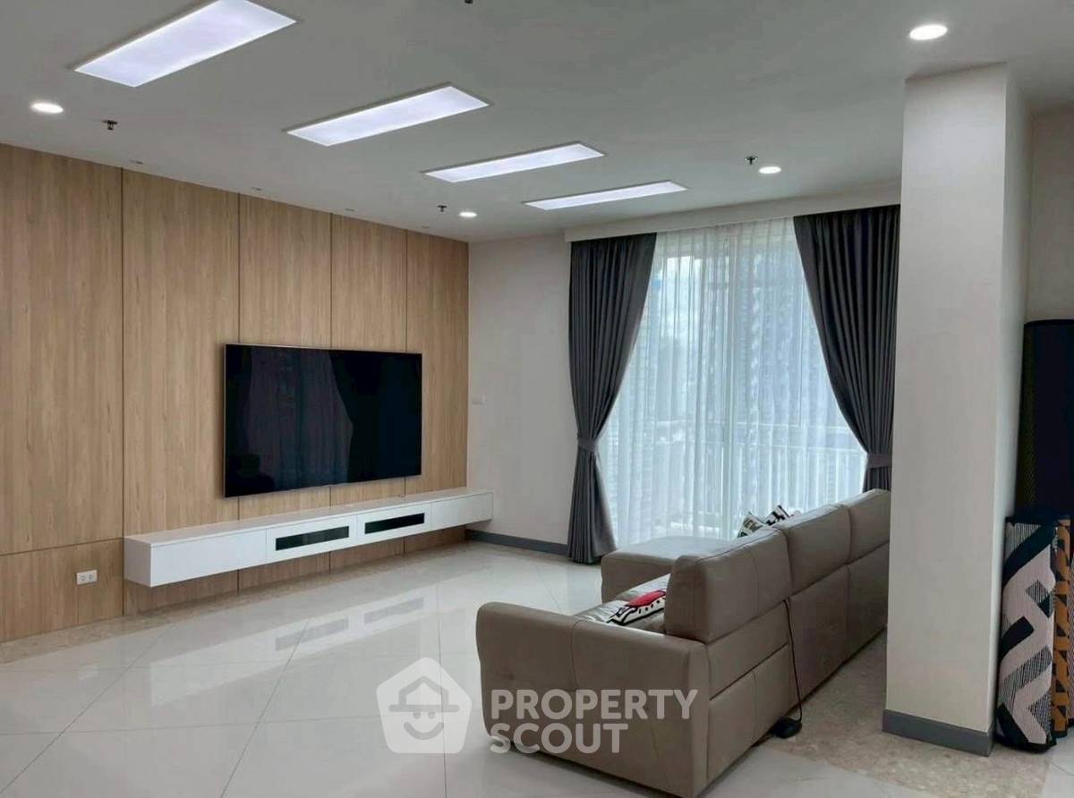 รูป คอนโด 3 ห้องนอน 183 ตร.ม. The Empire Place ใกล้ BTS เซนต์หลุยส์ 400 ม. (ID 2871112) - รูปที่ 1/16