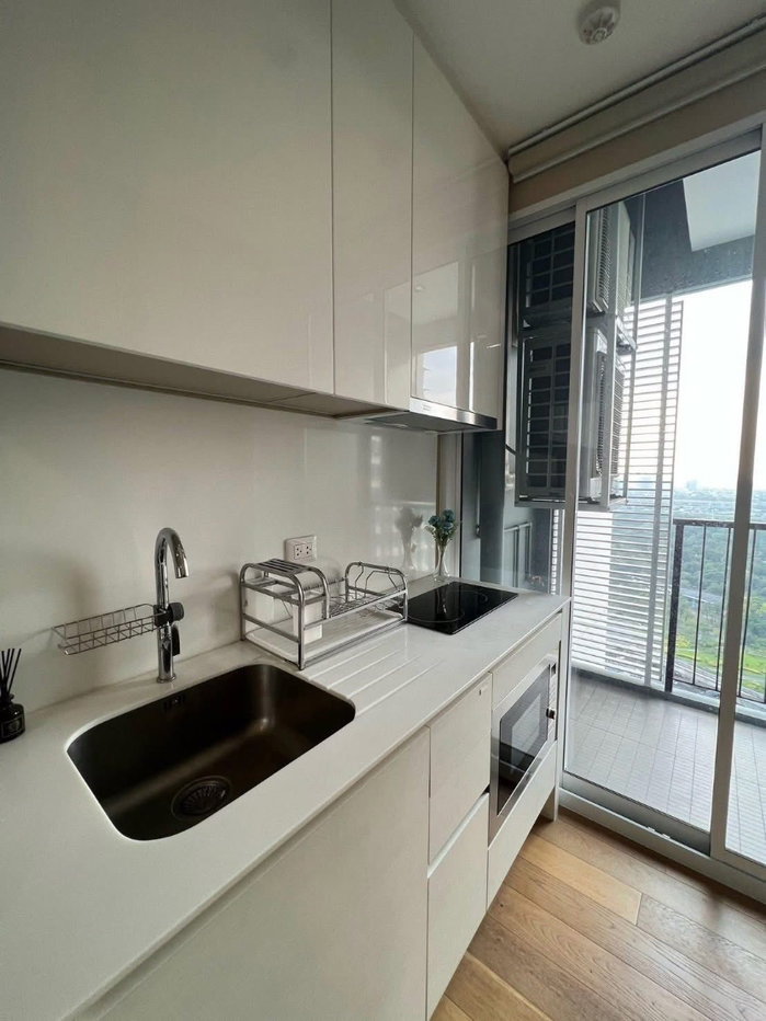 รูป 🏙️ สัมผัสชีวิตเหนือระดับ! คอนโด The Saint Residences พร้อมเฟอร์นิเจอร์ครบ (DSL2246) - รูปที่ 3/8