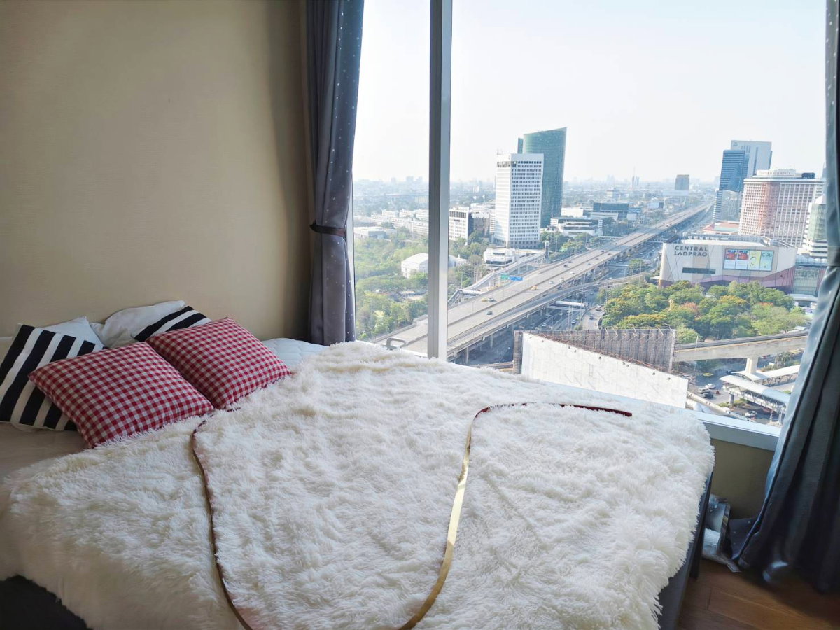 รูป 📍 สัมผัสชีวิตเหนือระดับ! คอนโด The Saint Residences พร้อมเฟอร์นิเจอร์ครบ (DSL2447) - รูปที่ 1/7