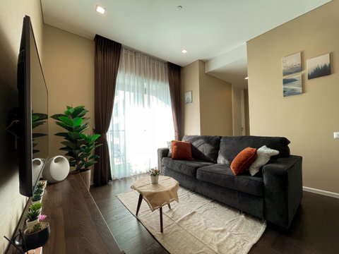 ✨ สัมผัสชีวิตเหนือระดับ! คอนโด The Saint Residences พร้อมเฟอร์นิเจอร์ครบ (DSL537)