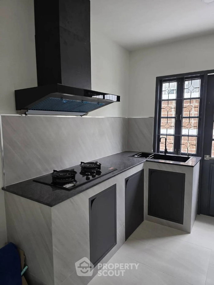 picture 3-BR House For Sale At Ladawan Srinakarin, Samrong Nuea (ID 2874767) - 5/16
