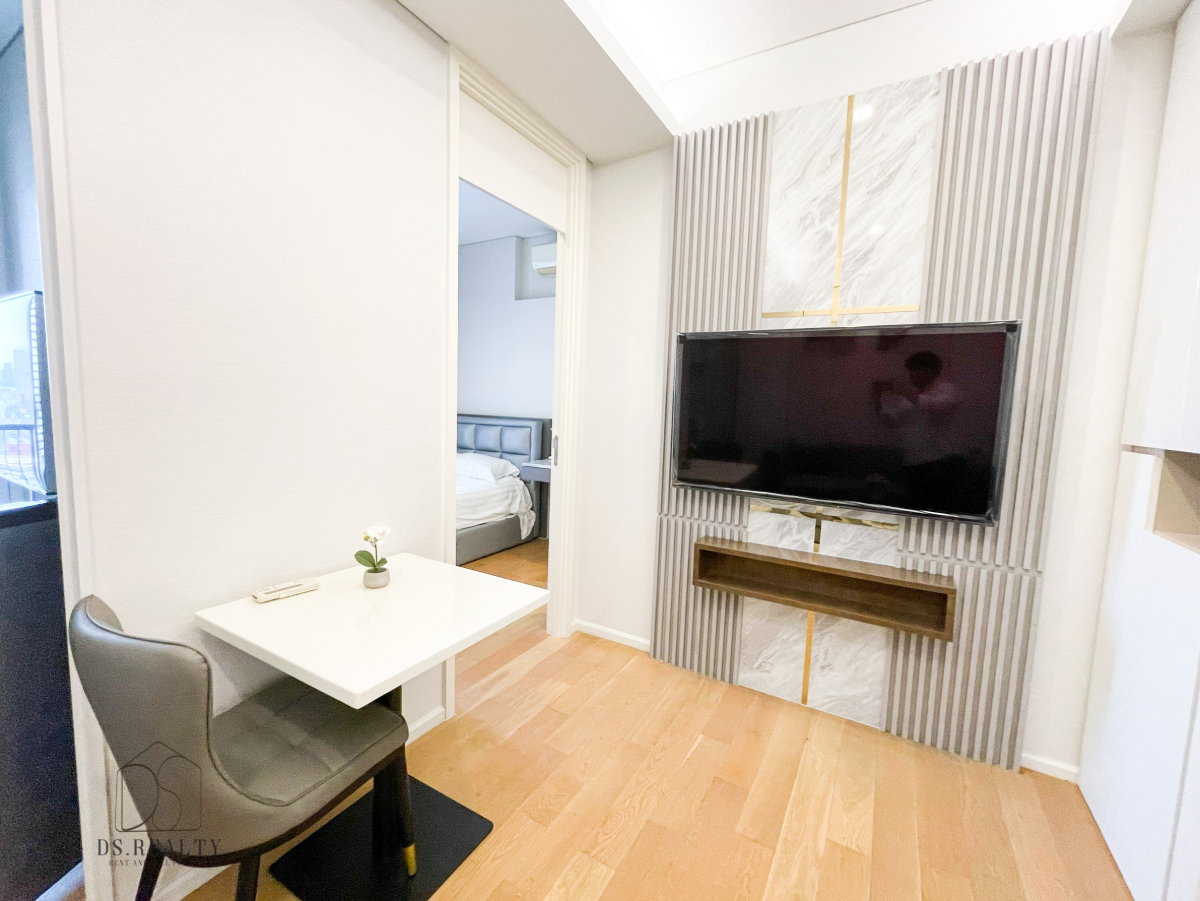 รูป ✨ สัมผัสชีวิตเหนือระดับ! คอนโด The Saint Residences พร้อมเฟอร์นิเจอร์ครบ (DSL1167) - รูปที่ 9/10