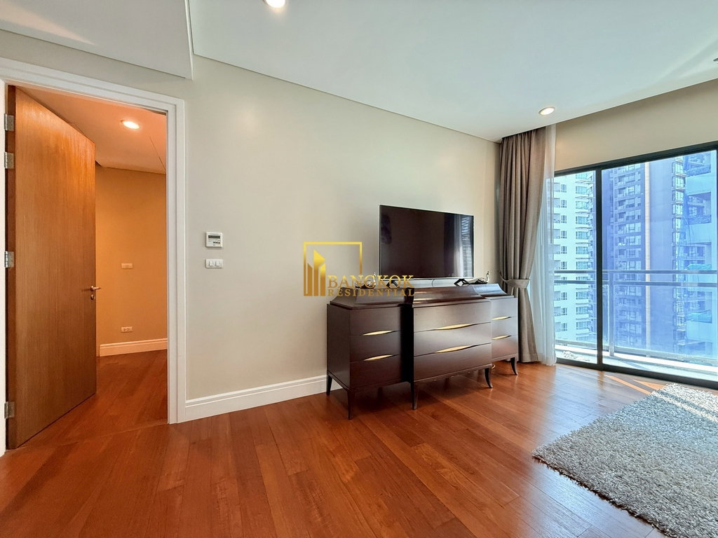 รูป Bright Sukhumvit 24 | Spacious 1 Bed Condo in Phrom Phong - BR17800CD - รูปที่ 4/27