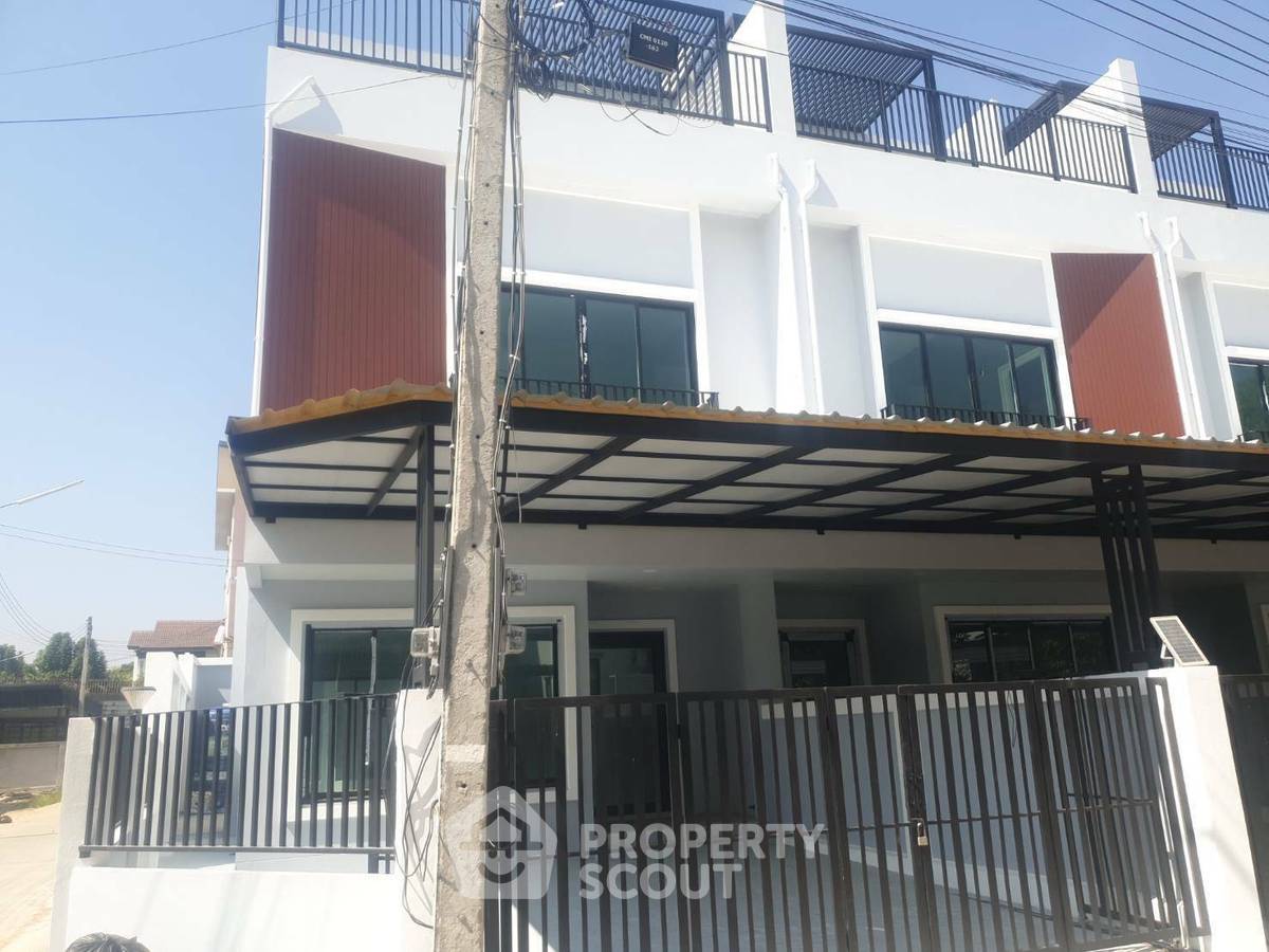 รูป ทาวน์เฮ้าส์ 3 ห้องนอน พื้นที่ 250 ตร.ม. ใกล้สนามบินเชียงใหม่ (ID 2870816) - รูปที่ 2/15