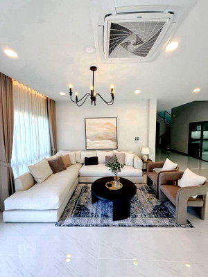 Houses for sale Bangna Commercial College : LTH14917 Modern Family House for Sale | Bangna | A Home That Grows with You | Near BTS Bangna | 27,900,000 THB 