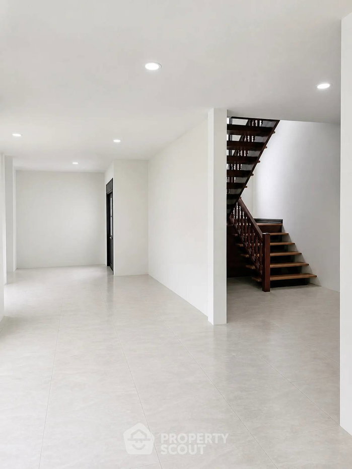 picture 3-BR House For Sale At Ladawan Srinakarin, Samrong Nuea (ID 2874767) - 12/16