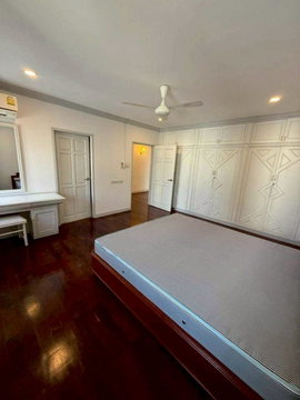 LTH15283 – 💎🐾 Exceptional Space with Pet-Friendly Comfort | Condo Asoke | 120K
