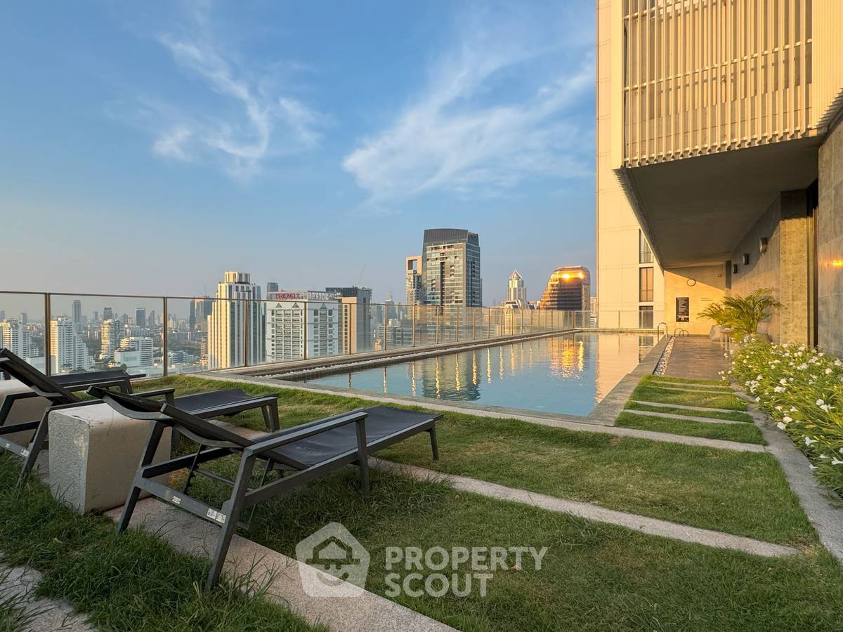 รูป คอนโด 2 ห้องนอน 62 ตร.ม. ที่ โนเบิล รีคอล สุขุมวิท 19 ใกล้ MRT สุขุมวิท 400 ม. (ID 2867320) - รูปที่ 12/16