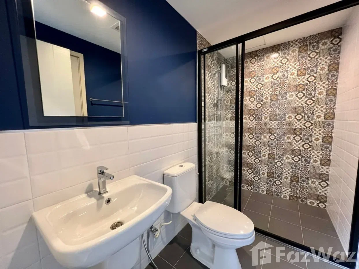 picture Corner 2BR Pool View Condo at The Base Central 6246044 - 10/12
