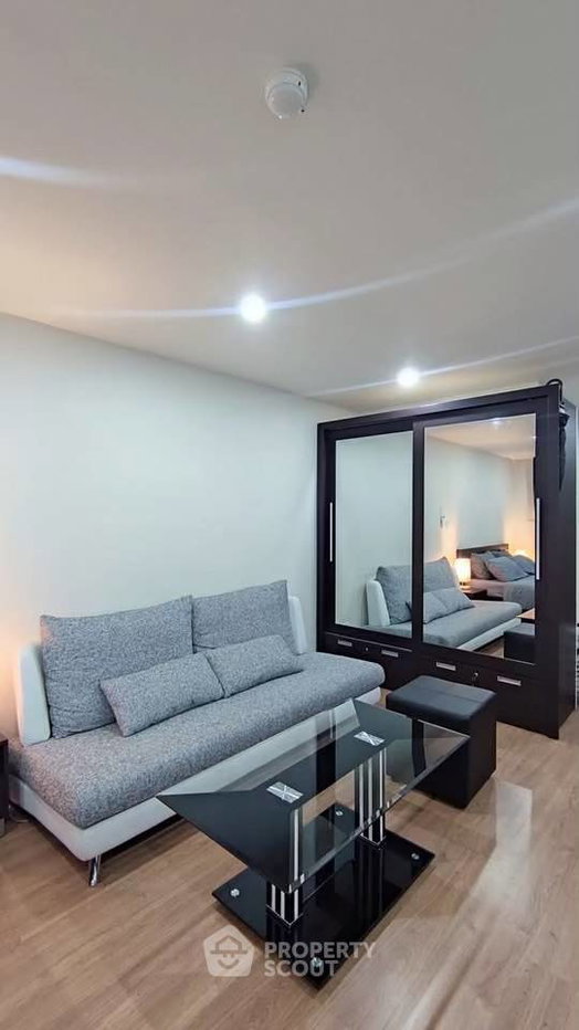 picture 1-BR 40 Sqm Condo For Sale In Rawee Waree Residence, Near Nimmanhaemin (ID 2875134) - 7/20