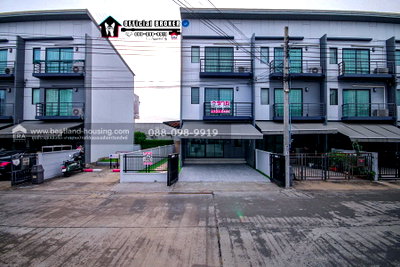 ขายทาวน์โฮม : ทาวน์โฮม 3 ชั้น หลังมุม 27.6 ตารางวา ใหญ่สุดในโครงการ บ้านกลางเมือง พระราม9-อ่อนนุช ใกล้ แยกประเวศ Airport Link บ้านทับช้าง รีโนเวทใหม่ ต่อเติมครัว 