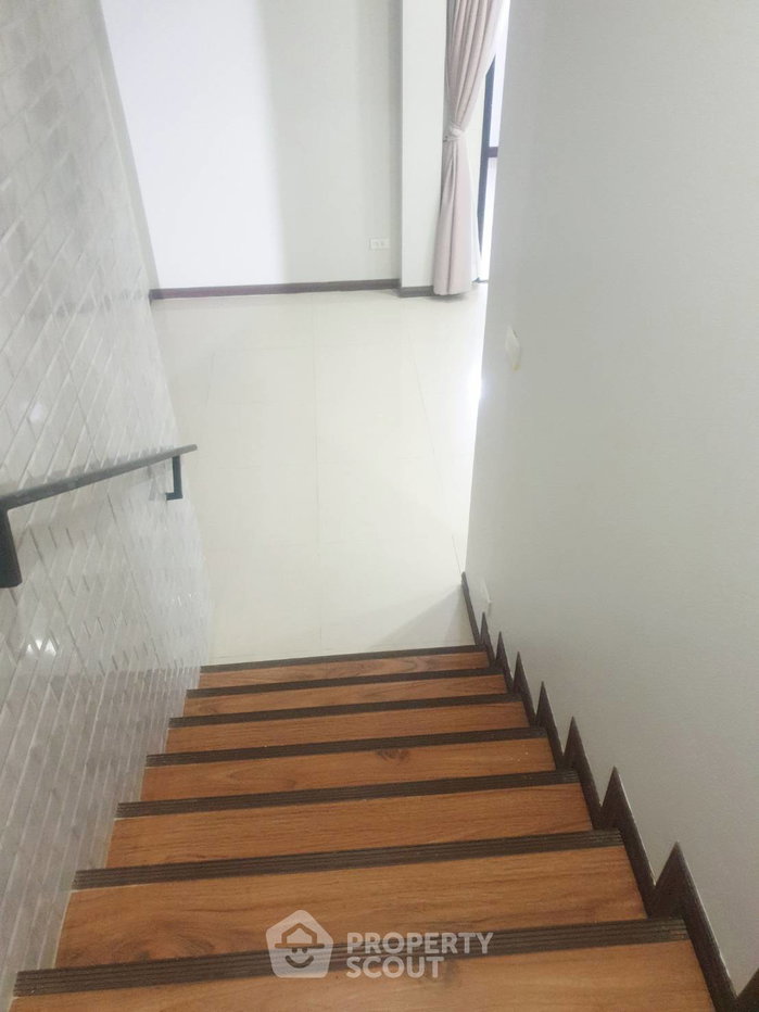 รูป บ้าน 5 ห้องนอน พื้นที่ 300 ตร.ม. ใกล้สนามบินเชียงใหม่ สุเทพ (ID 2870818) - รูปที่ 11/17