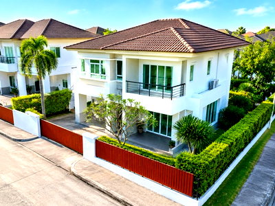 เช่าบ้านเดี่ยว สวนสัตว์ซาฟารีเวิลด์ : ปัญญาอินทรา เลียบคลองสอง MRTคู้บอน แฟชั่นไอส์แลนด์3.75 กม. 3นอน 2 น้ำ บ้านเดี่ยว 2 ชั้น หลังมุม 42 ตร.วา.167 ตร.ม. ใกล้รร.บางชัน 1.5 กม.