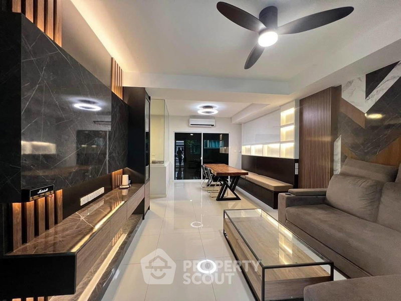 Townhouses for sale : 3-BR Townhouse For Sale, Villaggio Bang Na, Bang Bo (ID 2875229)