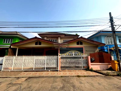 Houses for sale : For Sale House , Park Village 1 Bangbuathong , Bang Bua Thong , Bang Bua Thong , Nonthaburi , CX-153045 ✅ Live chat with us ADD LINE @connexproperty ✅
