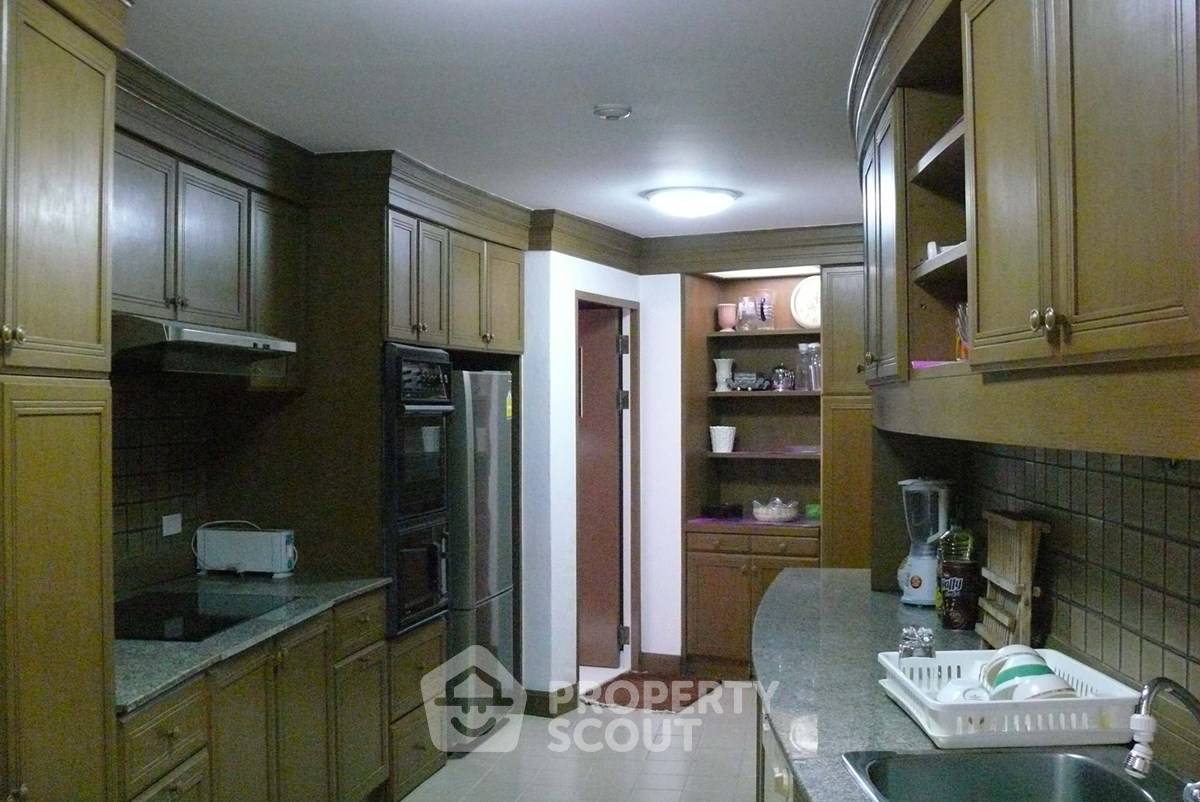 รูป คอนโด 3 ห้องนอน 273 ตร.ม. ชั้น 19 ที่ สุภัคร คอนโดมิเนียม ใกล้ BTS สะพานตากสิน 300 ม. (ID 2874602) - รูปที่ 11/34