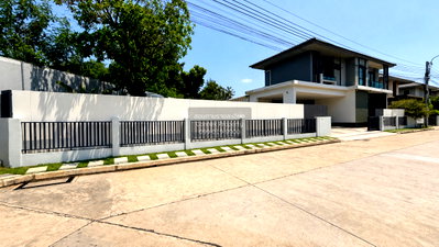 บ้านเดี่ยวให้เช่า : เช่าบ้าน  สราญสิริ ศรีวารี MRT-ศรีนุช (สายสีเหลือง) ศีรษะจรเข้น้อย บางเสาธง สมุทรปราการ CX-153554 ✅ ทักไลน์ @connexproperty ตอบทันที ทีมงานมืออาชีพ ✅