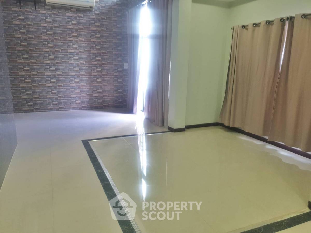 รูป บ้าน 5 ห้องนอน พื้นที่ 300 ตร.ม. ใกล้สนามบินเชียงใหม่ สุเทพ (ID 2870818) - รูปที่ 5/17