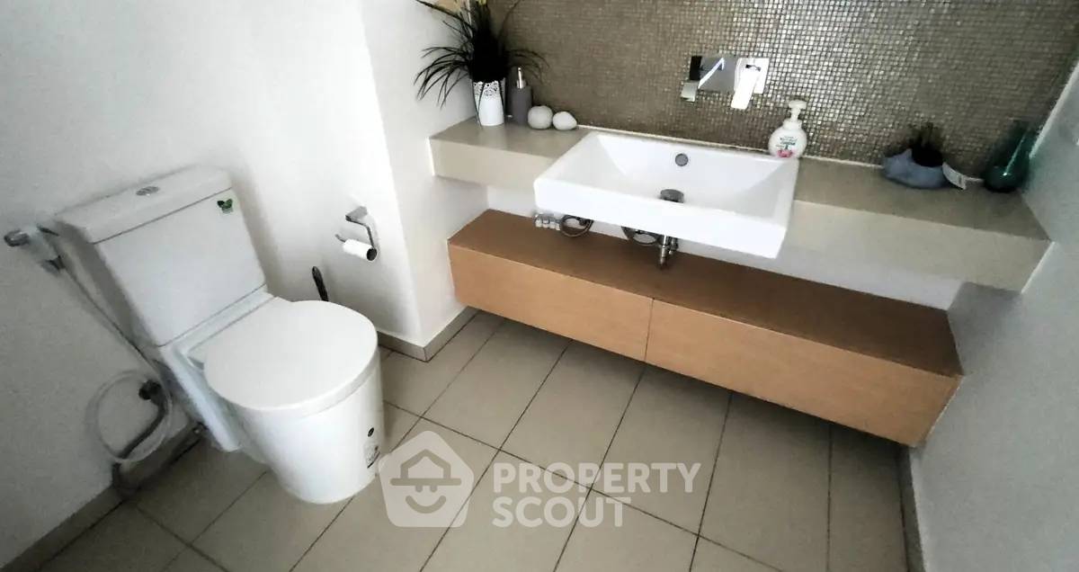 รูป คอนโด 1 ห้องนอน 45 ตร.ม. ชั้น 15 ที่ The Lofts Ekkamai ใกล้ BTS เอกมัย 200 ม. (ID 2874454) - รูปที่ 8/12