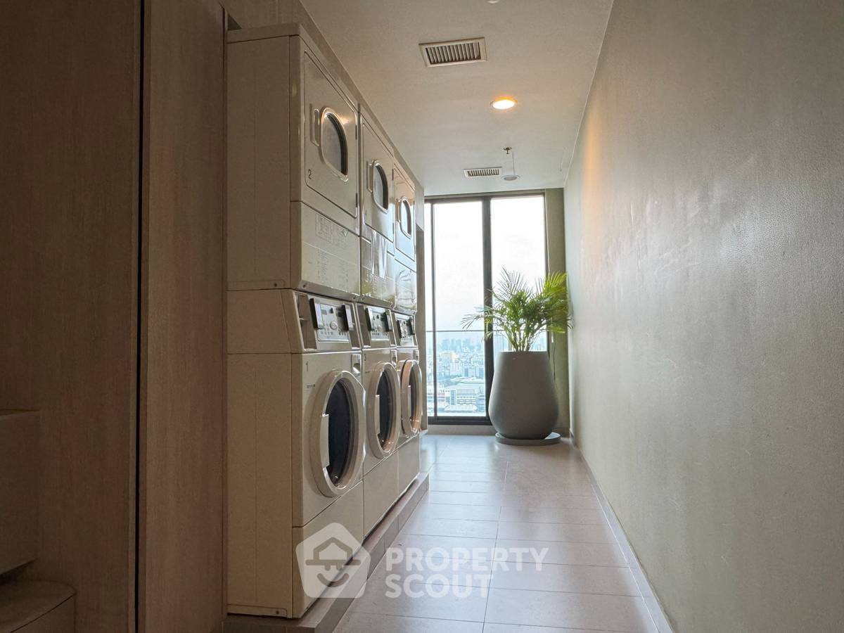 รูป คอนโด 2 ห้องนอน 62 ตร.ม. ที่ โนเบิล รีคอล สุขุมวิท 19 ใกล้ MRT สุขุมวิท 400 ม. (ID 2867320) - รูปที่ 15/16