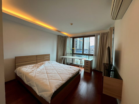 For rent condo low rise at the Address sukhumvit 61 (S03-2312)