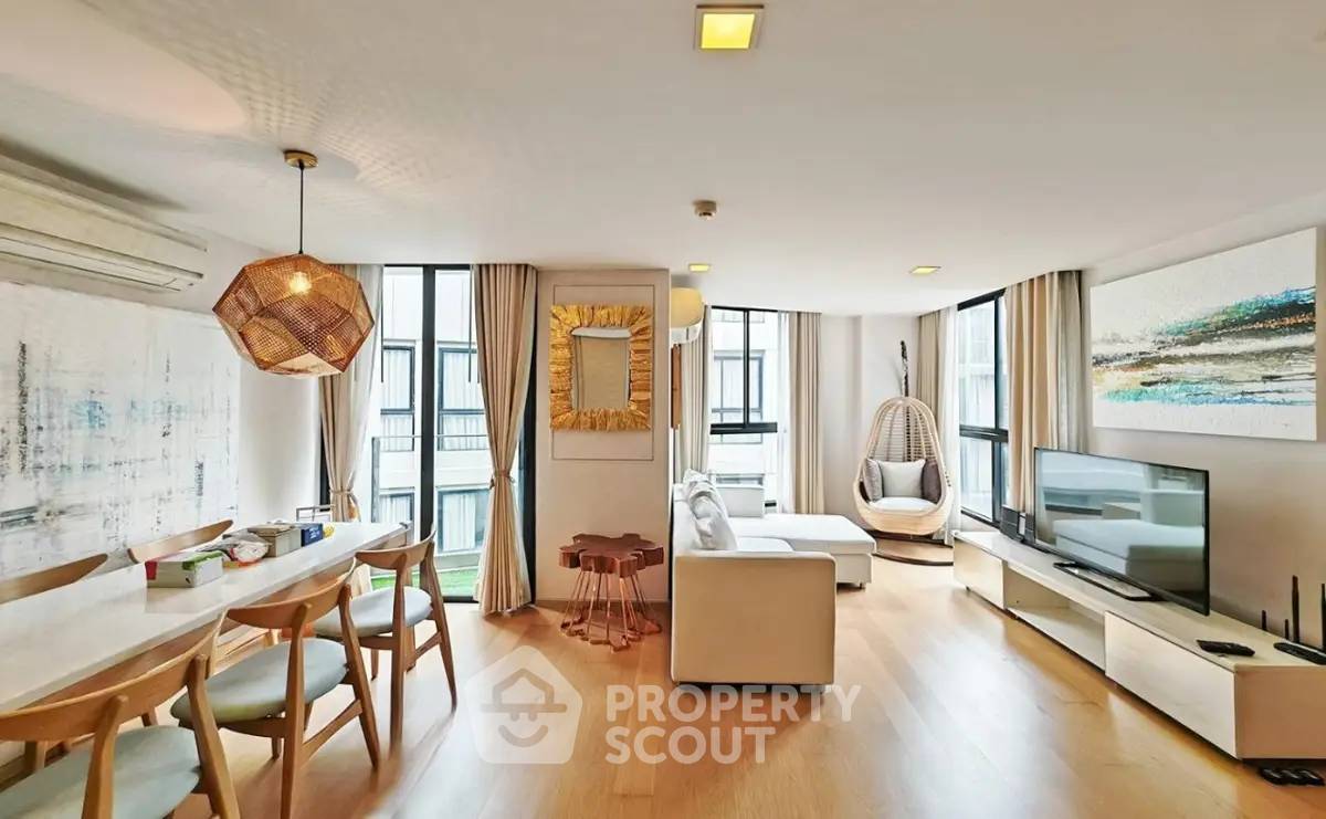 รูป คอนโด 3 ห้องนอน 94 ตร.ม. ให้เช่า ที่ LIV @ 49 ใกล้ BTS ทองหล่อ (ID 2873770) - รูปที่ 1/17