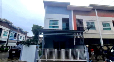 Townhouses for sale : Townhouse for sale in Pattaya, affordable price, in Porntep Garden Ville 9, newly renovated.