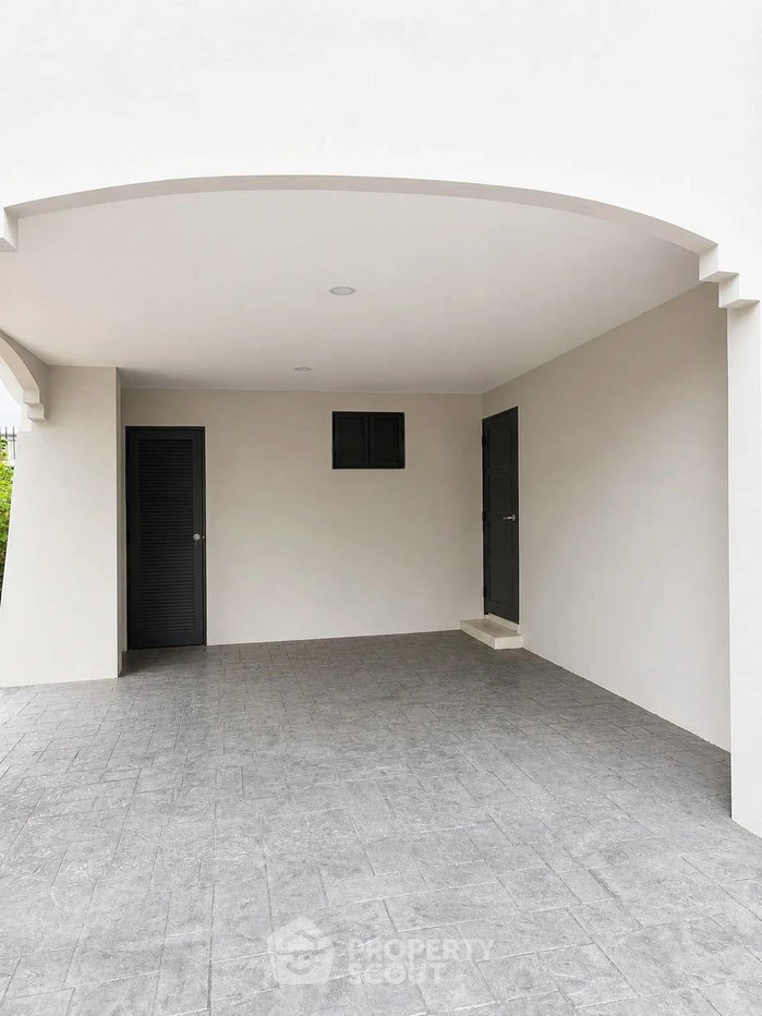 picture 3-BR House For Sale At Ladawan Srinakarin, Samrong Nuea (ID 2874767) - 14/16