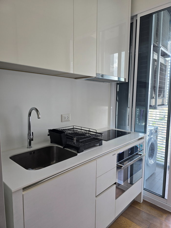 รูป 🔥 สัมผัสชีวิตเหนือระดับ! คอนโด The Saint Residences พร้อมเฟอร์นิเจอร์ครบ (DSL2021) - รูปที่ 6/9