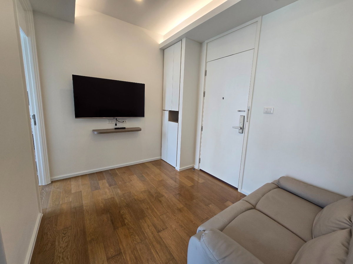 รูป 🔥 สัมผัสชีวิตเหนือระดับ! คอนโด The Saint Residences พร้อมเฟอร์นิเจอร์ครบ (DSL2021) - รูปที่ 1/9
