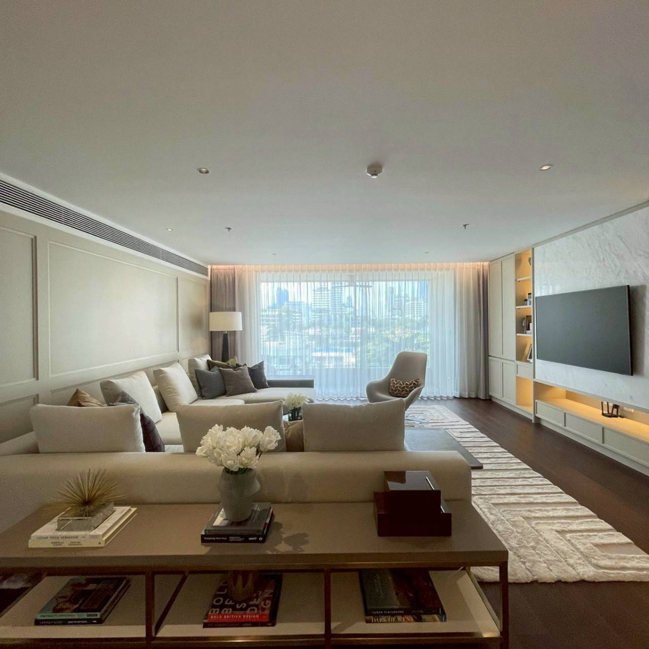 picture Canvas 39  Elevated Living at Bangkok’s Most Prestigious Address - 1/9