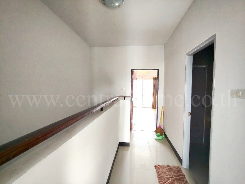 รูป ทาวน์เฮ้าส์ 3 ชั้น หมู่บ้านไพโรจน์ โครงการ 5 บางนา ทำเลดี ราคาถูก - รูปที่ 12/16