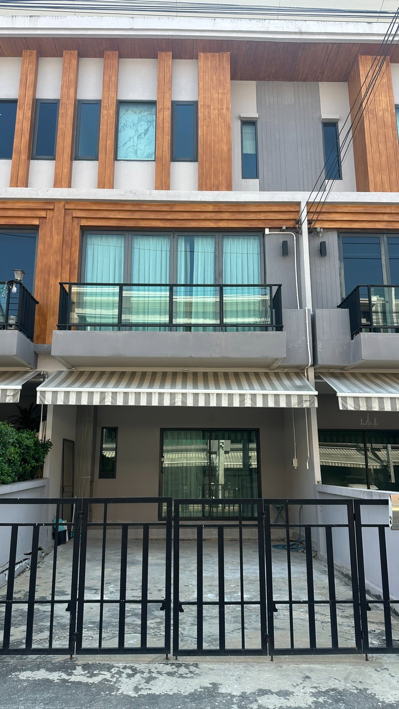 ทาวน์โฮมให้เช่า : ✨ให้เช่า Town House Eigen Pattanakarn 99 ✨LineID: @Propvel (มี@ ข้างหน้า)✨