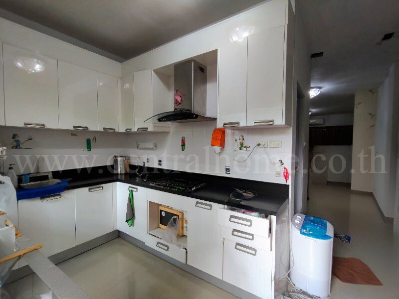 รูป ทาวน์เฮ้าส์ 3 ชั้น หมู่บ้านไพโรจน์ โครงการ 5 บางนา ทำเลดี ราคาถูก - รูปที่ 5/16