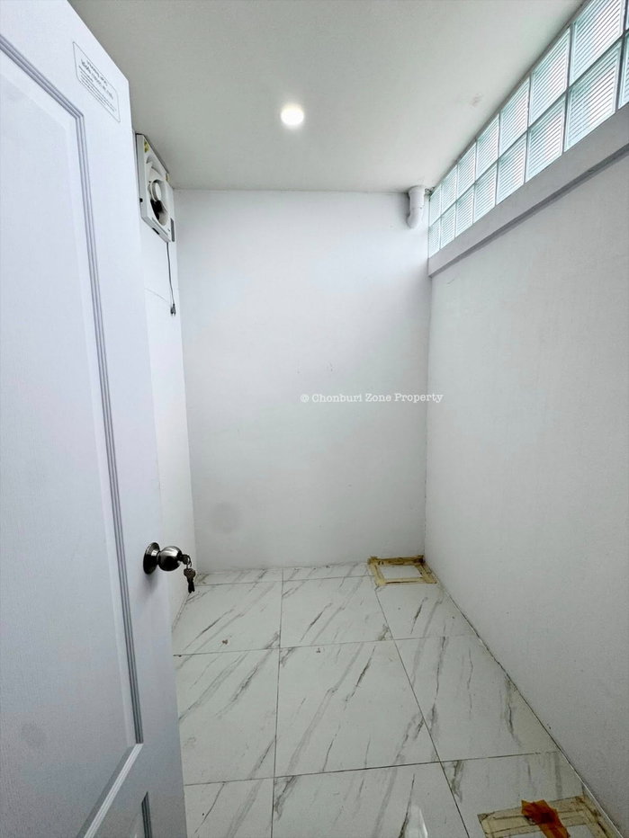รูป ให้เช่าบ้านใหม่สวยใจกลางศรีราชา ม.อีสวาน่า ศรีราชา - รูปที่ 28/34