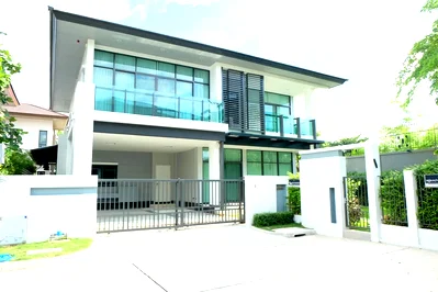 บ้านเดี่ยวให้เช่า : บ้านเดี่ยวให้เช่า 4 ห้องนอน ในโครงการ เศรษฐสิริ อ่อนนุช-ศรีนครินทร์ 6247963