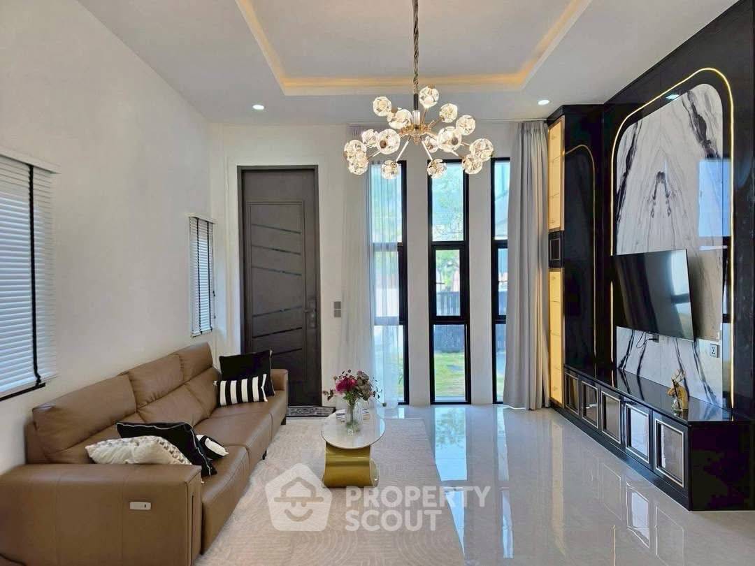 รูป บ้านเช่า 3 ห้องนอน พร้อมเลี้ยงสัตว์ได้ ในอีสท์พัทยา (หนองปรือ) (ID 2878066) - รูปที่ 2/15