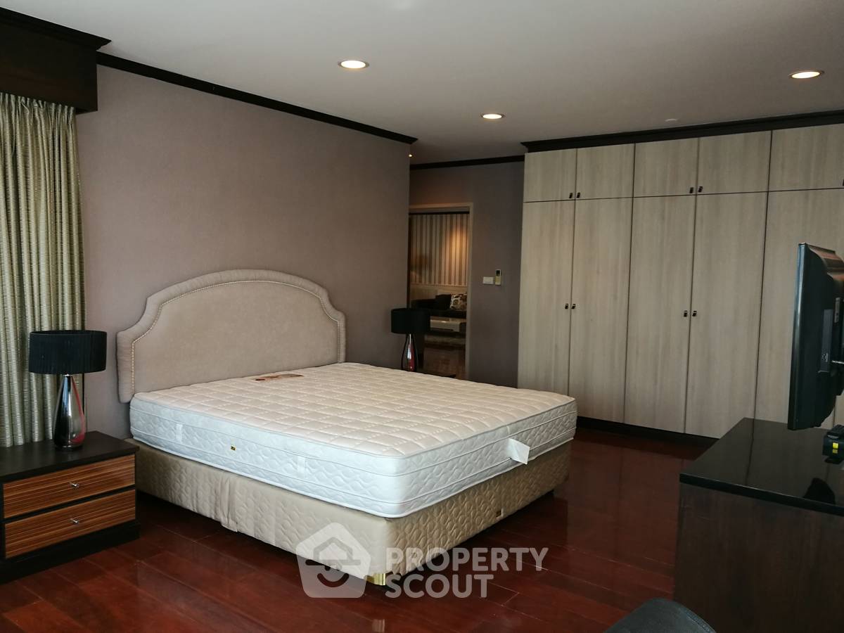 รูป คอนโด 3 ห้องนอน ชั้น 31 ขนาด 208 ตร.ม. Sathorn Gardens ใกล้ MRT Silom (ID 2877147) - รูปที่ 22/23