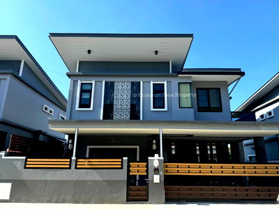 บ้านแฝดให้เช่า : ให้เช่าบ้านใหม่สวยใจกลางศรีราชา ม.อีสวาน่า ศรีราชา